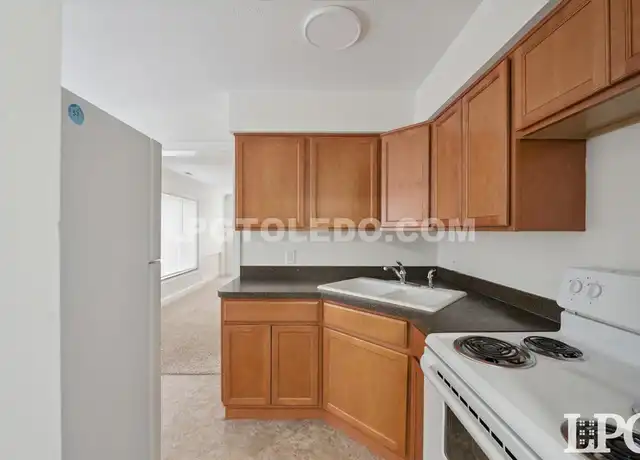 Property at 3430 Douglas Rd Unit 3, Toledo, OH, 43606, 1 bed, 1 bath, [object Object]