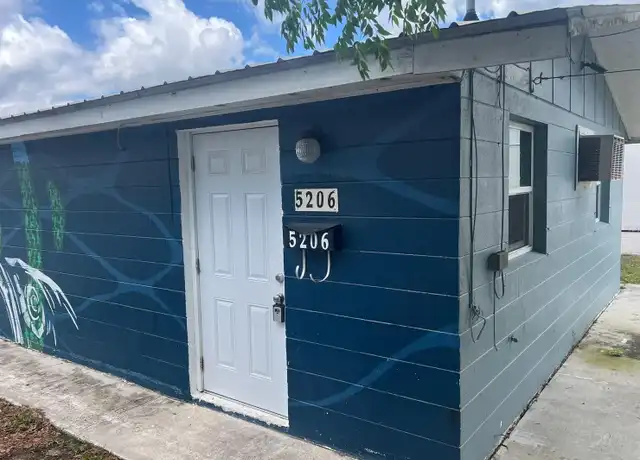 Property at 5206 7th St, Zephyrhills, FL, 33542, 1 bed, 1 bath, [object Object]