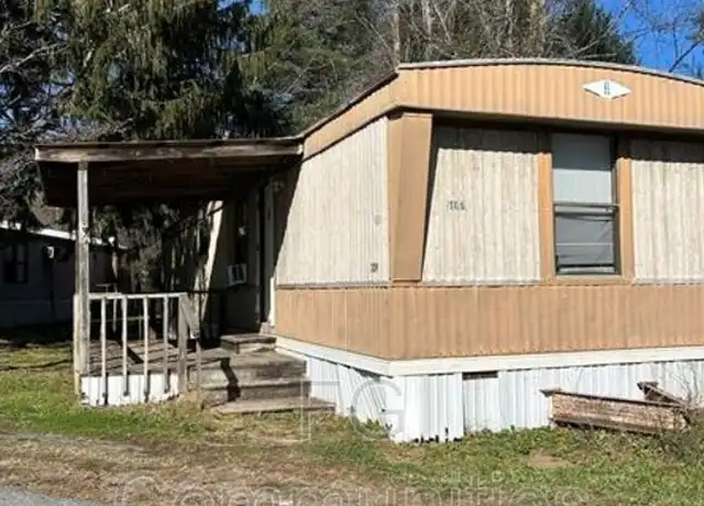 Property at 109 Tuckaway Ln, Brevard, NC, 28712, 2 beds, 1 bath, [object Object]
