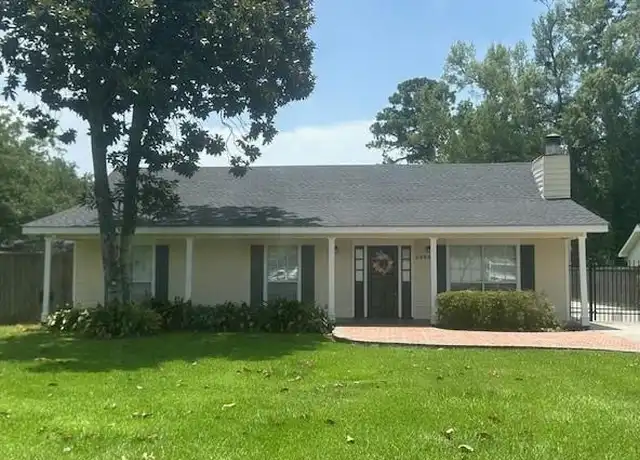 Property at 2030 Labarre St, Mandeville, LA, 70448, 3 beds, 2 baths, [object Object]