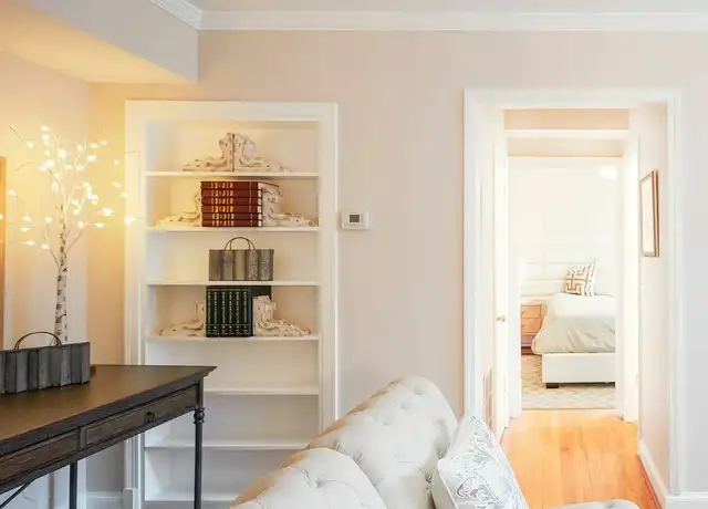 Property at Manor House Apartments - 6 E Nelson Ave, Alexandria, VA, 22301, 0 beds, 1 bath, [object Object]