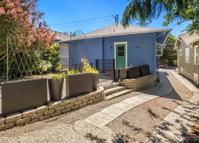 Property at 1624 N 50th St Unit B, Seattle, WA, 98103, 1 bed, 1 bath, [object Object]