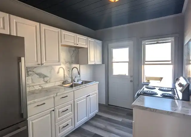 Property at 407 E 6th St Unit 411, Fairmont, MN, 56031, 1 bed, 1 bath, [object Object]