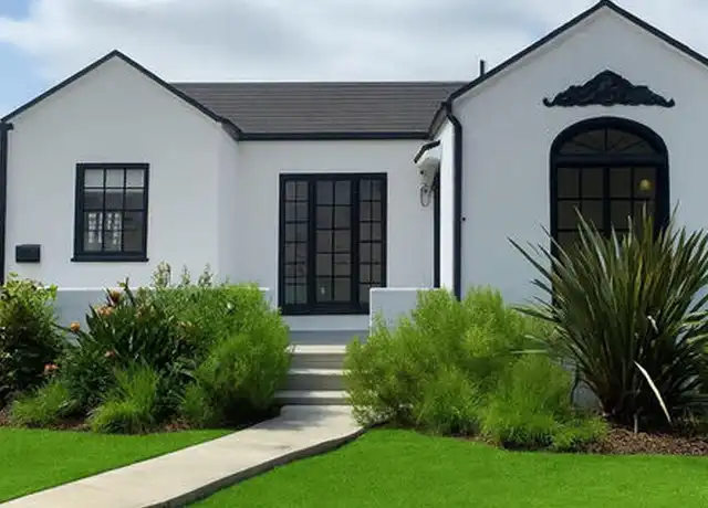 Property at 2032 W 80th St, Los Angeles, CA, 90047, 3 beds, 2 baths, [object Object]