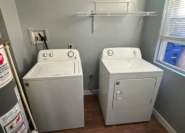 Property at 619 S Chapel St, Baltimore, MD, 21231, 2 beds, 1 bath, [object Object]
