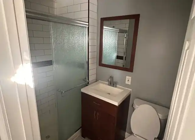 Property at 619 S Chapel St, Baltimore, MD, 21231, 2 beds, 1 bath, [object Object]