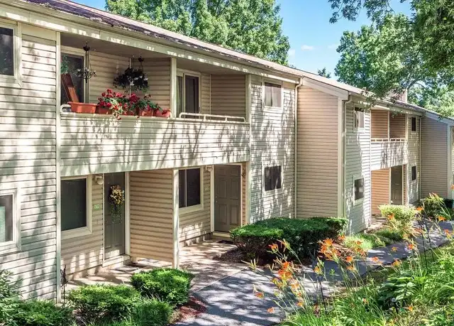 Property at Williamsburg Estates - 500 Beacon Dr, Harrisburg, PA, 17112, 1-2 bed, 1 bath, [object Object]