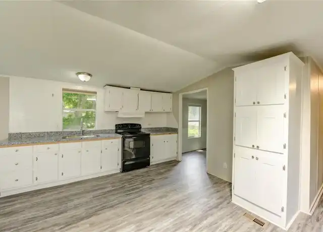 Property at 13265 Pecan Tree Dr, Willis, TX, 77318, 3 beds, 2 baths, [object Object]