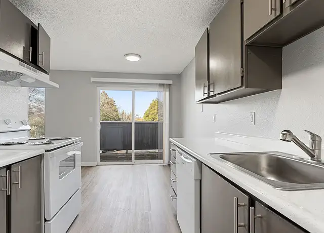 Photo of 1010 SE 122nd Ave, Portland, OR 97233