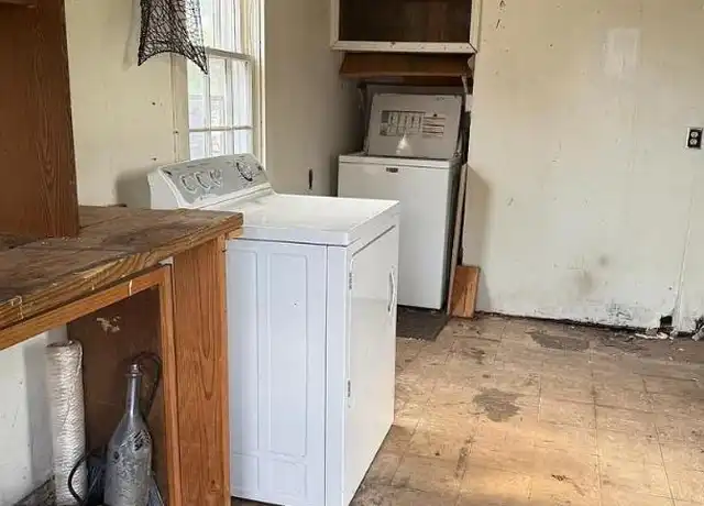Property at 2725 W Park Pl, Oklahoma City, OK, 73107, 2 beds, 1 bath, [object Object]