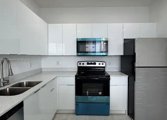 Property at 909 E 24th St Unit 204, Hialeah, FL, 33013, 2 beds, 2 baths, [object Object]