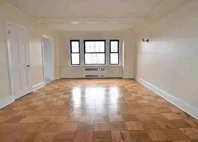 Property at 95 Christopher St Unit 8D, New York, NY, 10014, 0 beds, 1 bath, [object Object]