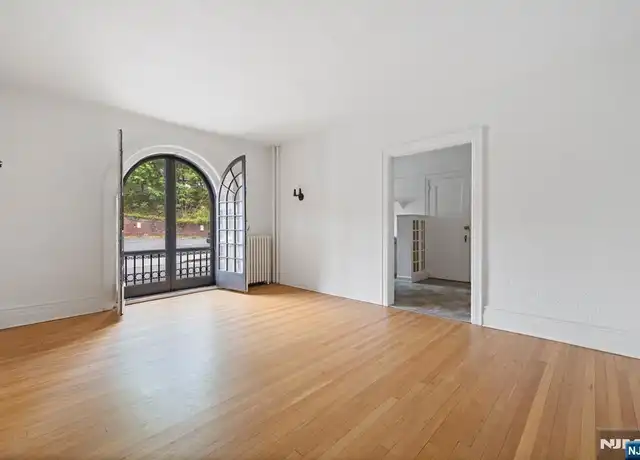 Property at 20 Garber Sq Unit A7, Ridgewood, NJ, 07450, 2 beds, 1 bath, [object Object]