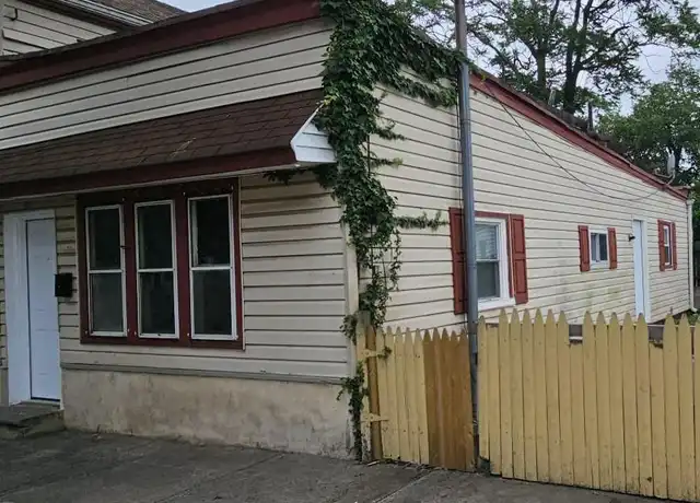 Property at 109 N Burlington St, Gloucester City, NJ, 08030, 1 bed, 1 bath, [object Object]