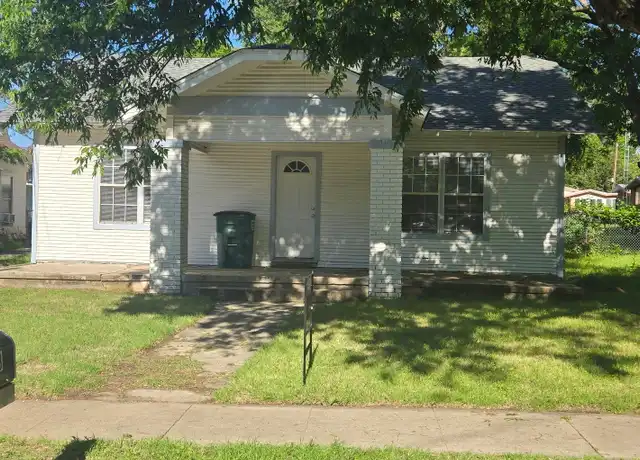 Property at 813 N Commerce St, Gainesville, TX, 76240, 2 beds, 1 bath, [object Object]