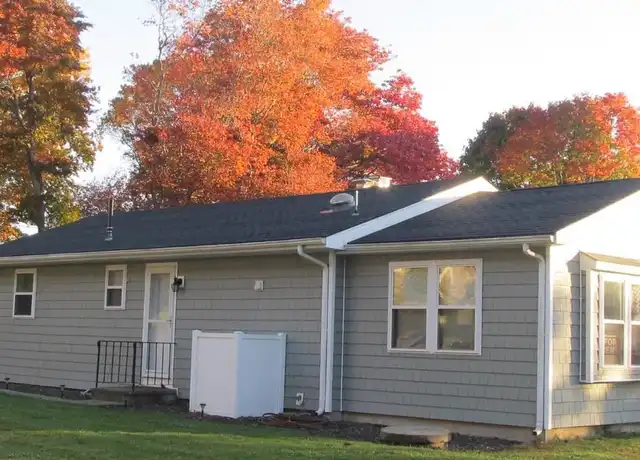 Property at 2 Bidwell St, Niantic, CT, 06357, 2 beds, 1 bath, [object Object]