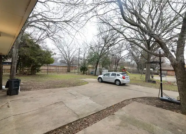 Property at 614 N Young Blvd, Desoto, TX, 75115, 3 beds, 2 baths, [object Object]