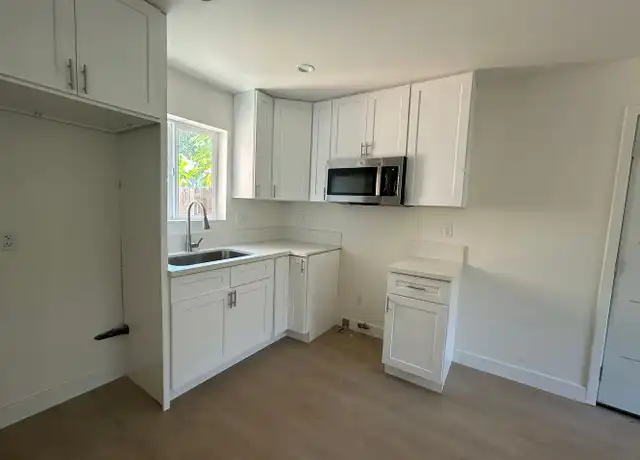 Property at 430 E 17th St Unit 9, Long Beach, CA, 90813, 1 bed, 1 bath, [object Object]