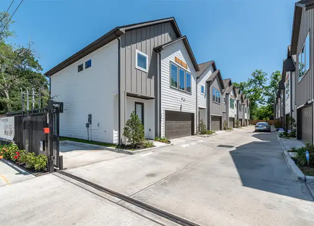 Property at 240 Julia St, Houston, TX, 77022, 3 beds, 2.5 baths, [object Object]