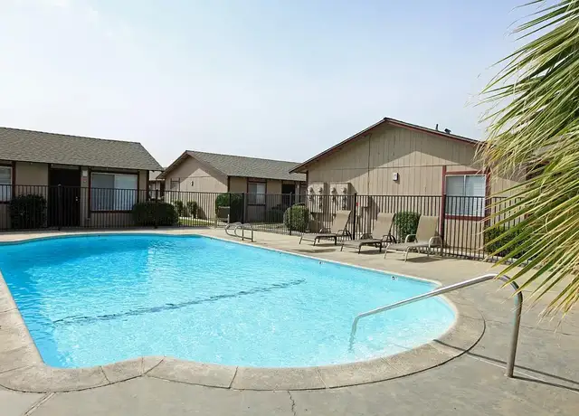 Photo of 4419 Belle Ter, Bakersfield, CA 93309