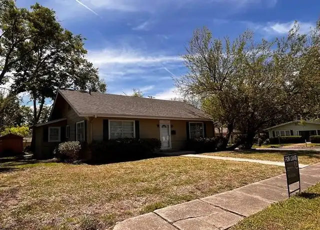Property at 1717 Bonham St, Commerce, TX, 75428, 2 beds, 2 baths, [object Object]
