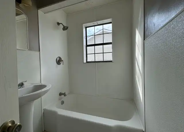 Property at 503 S Sycamore Ave, Roswell, NM, 88203, 2 beds, 2 baths, [object Object]
