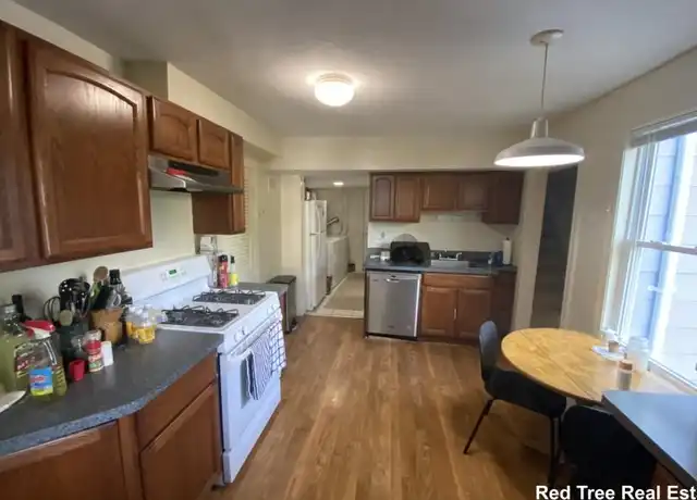 Property at 25 Oakland St, Newton, MA, 02458, 2 beds, 1 bath, [object Object]