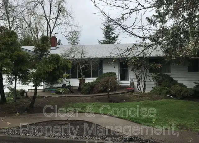 Property at 15 W 39th Ave, Eugene, OR, 97405, 4 beds, 2 baths, [object Object]