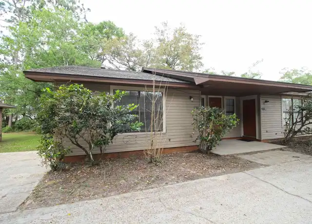 Property at 5815 Princeton Dr, Pensacola, FL, 32526, 2 beds, 1 bath, [object Object]