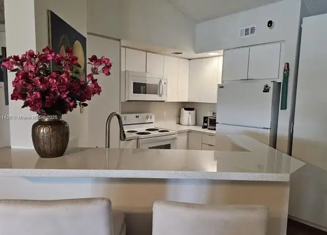 Property at 12510 Vista Isles Dr #1223, Plantation, FL, 33325, 1 bed, 1 bath, [object Object]