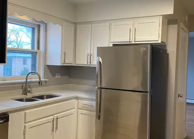 Property at Salt Creek Apartments - 125 S Villa Ave, Addison, IL, 60101, 1 bed, 1 bath, [object Object]