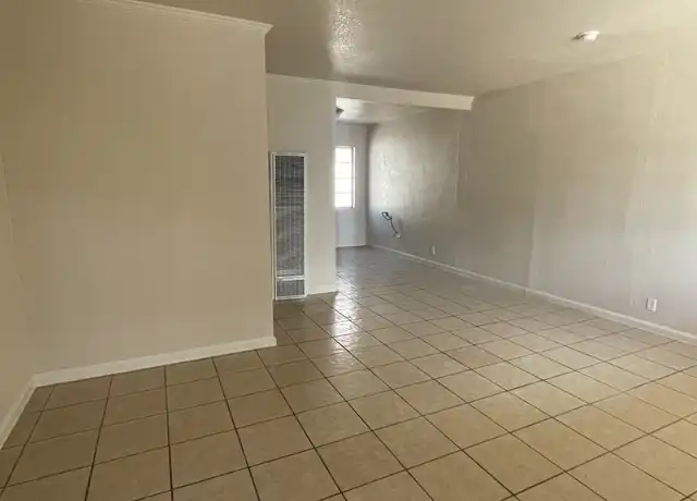 Property at 1402 Saint Johns Dr, El Paso, TX, 79903, 2 beds, 1 bath, [object Object]