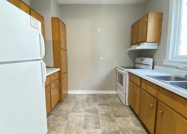 Property at 1021 5th Ave, Eau Claire, WI, 54703, 3 beds, 1 bath, [object Object]