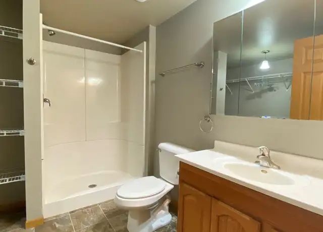 Property at 1021 5th Ave, Eau Claire, WI, 54703, 3 beds, 1 bath, [object Object]