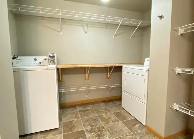Property at 1021 5th Ave, Eau Claire, WI, 54703, 3 beds, 1 bath, [object Object]