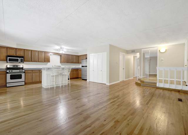 Photo of 15502 Orlan Brook Dr #222, Orland Park, IL 60462
