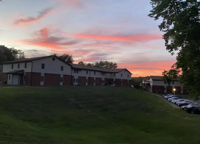 Property at 2952 Brookside Dr, Zanesville, OH, 43701, 2 beds, 1 bath, [object Object]
