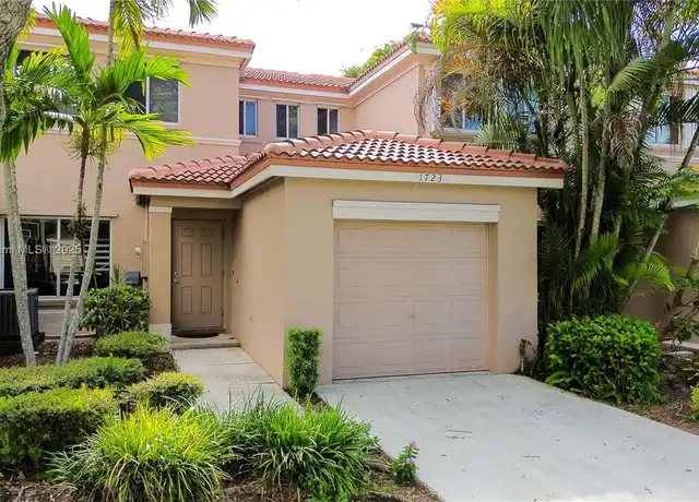 Property at 1723 SW 109th Ter, Davie, FL, 33324, 3 beds, 2.5 baths, [object Object]