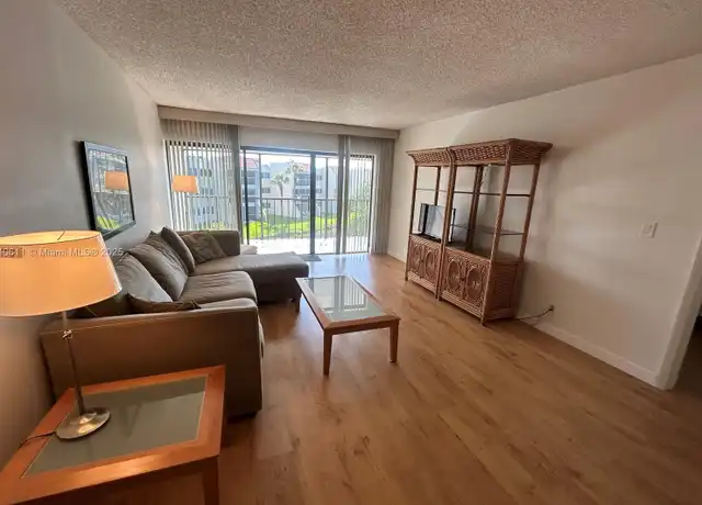 Property at 230 Lakeview Dr #301, Weston, FL, 33326, 2 beds, 2 baths, [object Object]
