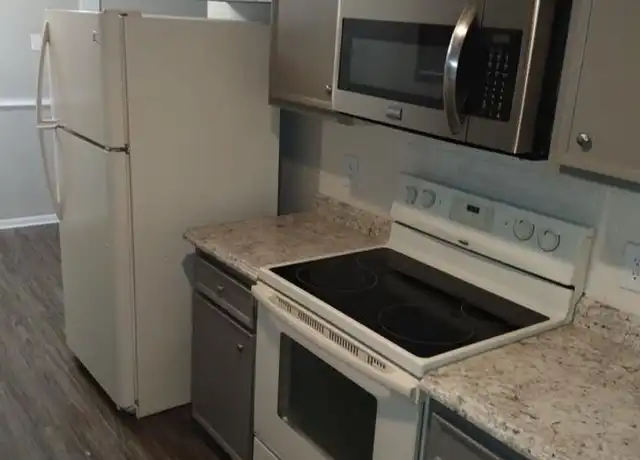 Property at 412 Oakridge Ave Unit 21, Fayetteville, NC, 28305, 1 bed, 1 bath, [object Object]