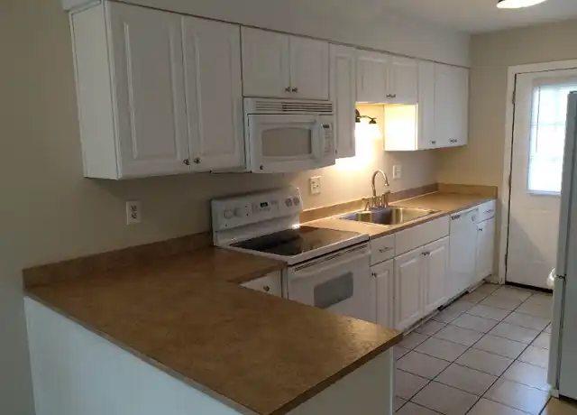 Property at 441 Hickory Hill Dr, Columbia, SC, 29210, 3 beds, 2 baths, [object Object]