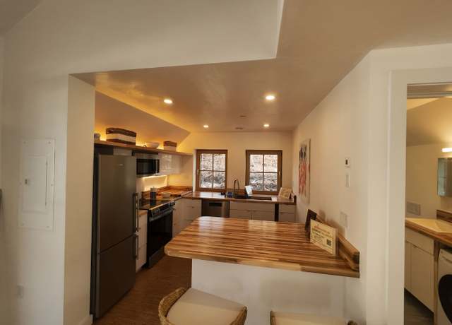 Photo of 17 Cottage Ct Unit 6SR-25B, Newburyport, MA 01950