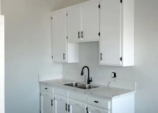 Property at 8911 S Figueroa St Unit 11, Los Angeles, CA, 90044, 1 bed, 1 bath, [object Object]