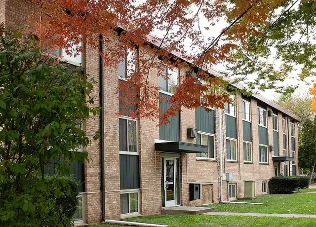 Property at Green Oaks Apartments - 1020 Prospect St, Lansing, MI, 48912, 2 beds, 1 bath, [object Object]