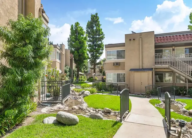 Photo of 701 W Imperial Hwy, La Habra, CA 90631