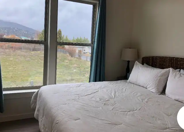 Property at 474 Russell St Unit 474-202, Ashland, OR, 97520, 2 beds, 1 bath, [object Object]