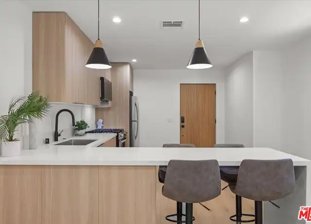 Property at 847 N June St Unit 1/4, Los Angeles, CA, 90038, 2 beds, 2 baths, [object Object]