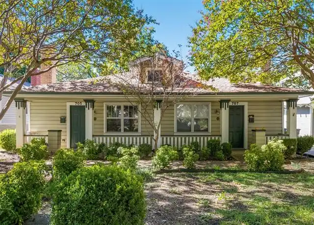 Property at 705 Parkmont St, Dallas, TX, 75214, 2 beds, 1 bath, [object Object]