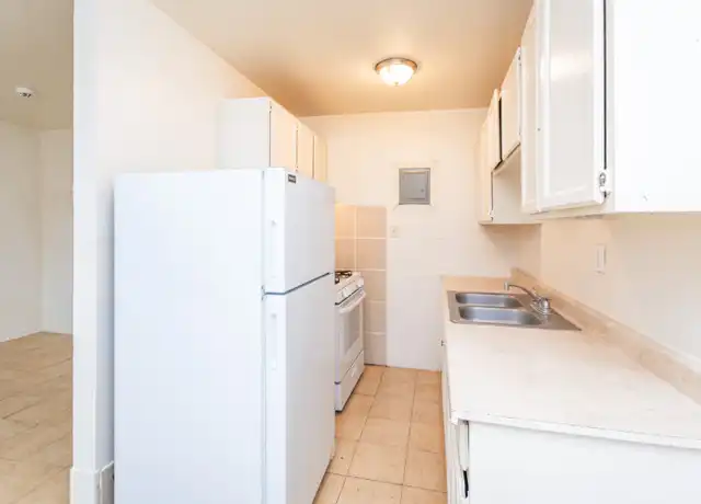 Property at 2570 Traction Ave Unit 4, Sacramento, CA, 95815, 1 bed, 1 bath, [object Object]