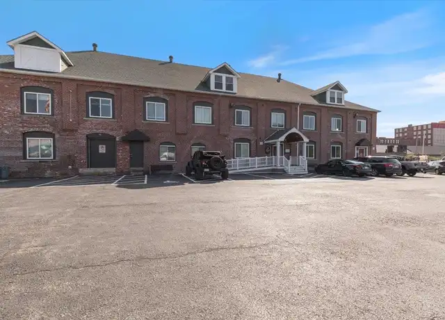 Property at 37 Stevens St Unit 301, Haverhill, MA, 01830, 2 beds, 1 bath, [object Object]